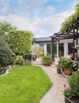 Schicker Bungalow mit neuer Wärmepumpe - Verkauf mit Nießbrauch - Erlangen