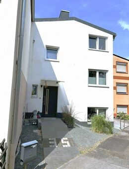 sehr schön renoviertes RMH Schwabach - OT zu verkaufen - Schwabach