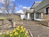 Lichtdurchflutete Traumwohnung in Randlage! Riesige Terrasse (ca. 68 qm²) für Sonnenliebhaber! - Badenweiler