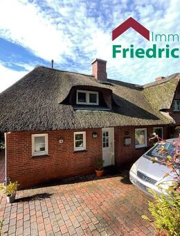 Liebevoll modernisierte Doppelhaushälfte unter Reet - Niebüll