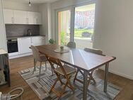 Kurzfristig beziehbar - Moderne 3-Zi.-Wohnung, Einbauküche, Loggia, 2 TG-Stellplätzen - Villingen-Schwenningen