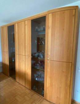Wohnzimmerschrank Massivholz Marke Hülsta mit beleuchteten Vitrinen - Essen