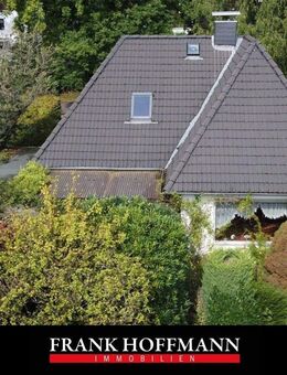 Einfamilienhaus (Fertighaus) auf Baugrundstück in Hamburg-Volksdorf - Hamburg