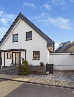 WOHNBAU: Dein Feelgood-Home mit Pool, Garten sowie Terrassen zum Entspannen & Genießen - Bergheim (Nordrhein-Westfalen)