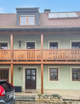 Großzügiges Einfamilienhaus mit Einliegerwohnung in ruhiger Lage von Eltmann - Eltmann