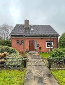 Charmantes Einfamilienhaus auf großem Sonnengrundstück in Bekdorf - Wilster Zentrum