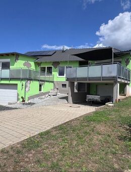 Zukunft planen - Zweifamilienhaus mit viel Platz für die ganze Familie - Windsbach