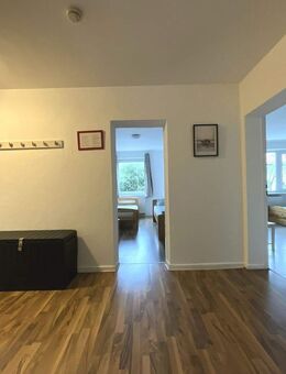 Zentral gelegenes Mehrfamilienhaus in Kassel: ca. 700 m², 10 Einheiten, Balkone und Tiefgarage - Kassel