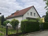 sonnige gut geschnittene Dachgeschosswohnung mit Garten - Berlin