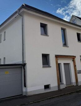 Modernes Dreifamilienhaus mit 3 Wohneinheiten, Garten & hochwertiger Ausstattung - Tuttlingen