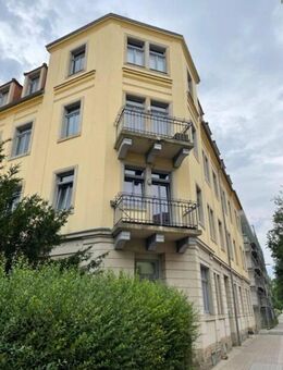 2-Raum-Wohnung im 1. Obergeschoss mit Einbauküche und Balkon - Dresden