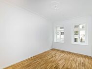 Altbauwohnung in neuem Gewand: 3 Zimmer, modernes Wannen-/Duschbad, Gäste-WC & Balkon - Leipzig