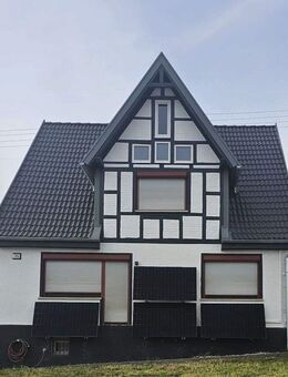 Komplett renoviertes Mehrfamilienhaus mit Nebengebäude - Altheim (Alb)