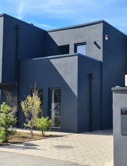 ZU VERKAUFEN: Exklusive & hochmoderne Villa im Soester Westen mit Doppelgarage und eigenem Pool - Soest