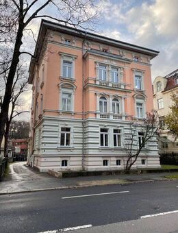 AUSSERGEWÖHNLICHE EIGENTUMSWOHNUNG IN DER BELETAGE EINES DENKMALGESCHÜTZTEN PALAZZOS - MADE BY ZAPFE - Weimar