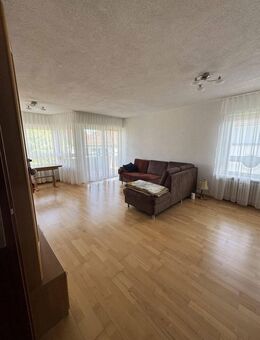 Modernisierte 3 Zimmer Eigentumswohnung mit Garage und Stellplatz - Göppingen