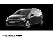 VW Touran, 1.5 TSI OPF Highline, Jahr 2022 - Wolfsburg