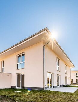 Viel Platz für die ganze Familie! Großzügige Doppelhaushälfte mit Garage in ruhiger Lage von Großräschen - Großräschen