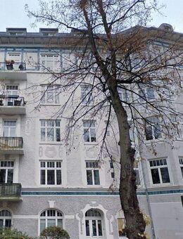 Hochwertig sanierte Dachgeschosswohnung mitten in Eppendorf! - Hamburg