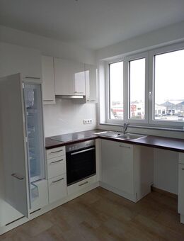 Moderne Maisonette-Wohnung mit Balkon - Henstedt-Ulzburg