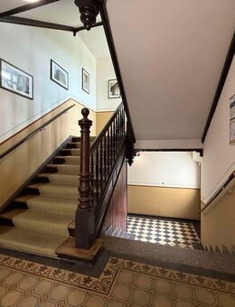 Hochwertige 3 Zimmerwohnung mit Balkon, Parkett und Stellplatz - Leipzig