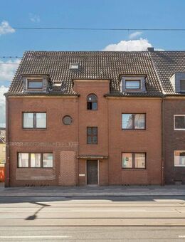 Attraktives Mehrfamilienhaus im Herzen von Oberhausen Dümpten mit Stellplätzen - Oberhausen