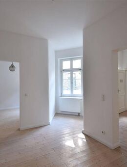 Mit Charme in D-Altstadt! Renoviertes Stadthaus im Hinterhof zu vermieten - Düsseldorf