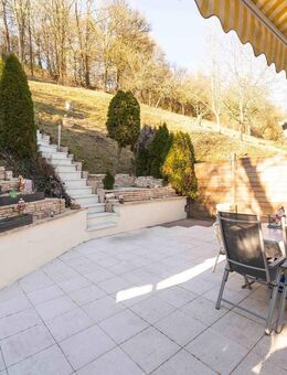 Neuer Preis - Exklusive Dachgeschosswohnung mit Garten, Terrasse & Balkon. - Trierweiler