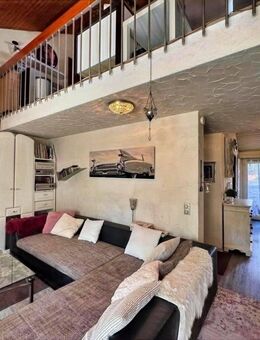 Charmante Maisonettewohnung mit Galerie und drei Balkonen in idyllischer Lage - Kirchheim (Teck)