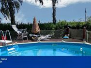Ein Haus für mehrere Generationen mit wunderschönem Garten und Pool. Eine tolle Chance auf Eigentum! - Beltheim
