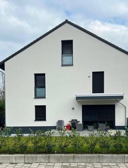 Neu-Isenburg-Zeppelinheim: Exklusive Doppelhaushälfte in bester Wohnlage! - Neu Isenburg