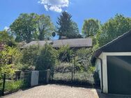 Idyllisch gelegenes freistehendes Einfamilienhaus mit Garage und 2 Stellplätzen - Schwabach