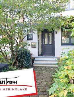 Saniertes & modernes Reihenhaus mit Terrasse, Teich und grünem Weitblick in Halstenbek-Krupunder - Halstenbek