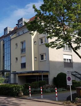 Stilvolle Maisonette-Dachgeschosswohnung mit Balkon, Terrasse und TG-Stellplatz in Dresden-Strehlen - Dresden