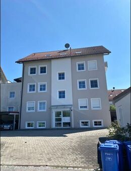 RESERVIERT-Charmante 2-Zimmer-Wohnung mit Balkon, Badewanne und Stellplatz - Frontenhausen