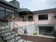 Winkelbungalow mit Schwimmbad! - Stuttgart