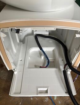 Camping Thedford Toilette mit Kassette , Schaltpaneel und Tabletten - Langelsheim