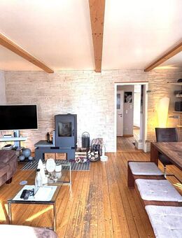 Freistehendes Einfamilienhaus mit Einliegerwohnung und Garten - charmant & einladend - Frankfurt (Main)