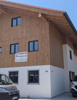 Penzberg: Schöne neu renovierte 3 Zi. DG. Wohnungen in bester Lage - Penzberg