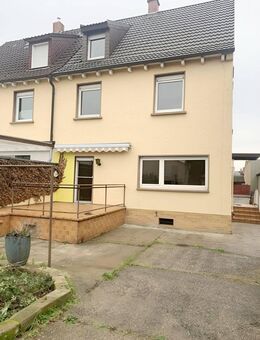 Reduzierte Doppelhaushälfte in Reilingen: Ideal für Kreative - Reilingen