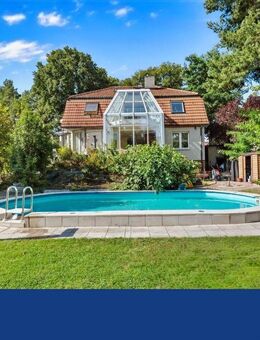 Villa mit Pool, Wintergarten & sep. Zugang zu Gewerbeeinheit - Glienicke (Nordbahn)
