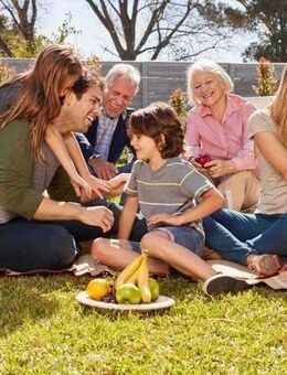 Exklusive 5-Zi.-Maisonette-Gartenwohnung in innovativer Architektur in Bestlage v. Trudering - München