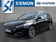 Hyundai i30, 1.5 T-GDi FL Kombi M T ADVANTAGE Mehrzonenklima, Jahr 2023 - Emsdetten