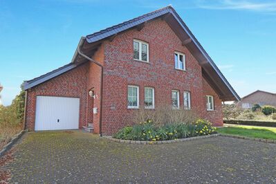 Freistehendes Einfamilienhaus mit Wintergarten und Garage in Waldfeucht