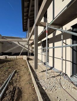 Neue großzügige 2-Zi.-EG-Gartenwohnung mit Fußbodenheizung und großer Südterrasse - Übersee