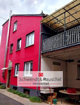 Großes Ein-/Zweifamilienhaus in Lich-Birklar - Lich