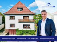 Zweifamilienhaus im Stadtvillenstil mit großzügigem Grundstück und Wellnessbereich! - Calbe (Saale)