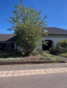 Großzügiges freistehendes 1-2 Familienhaus in ruhiger Lage in Saarwellingen zu verkaufen - Saarwellingen