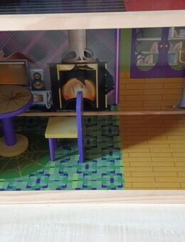 Großes Monster high barbie Haus - Tuntenhausen