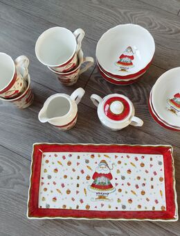 11.Teiliges Weihnachts Porzellan / Geschirr / Frühstück Rot/Weiss gemustert *Top* Anschauen - Köln